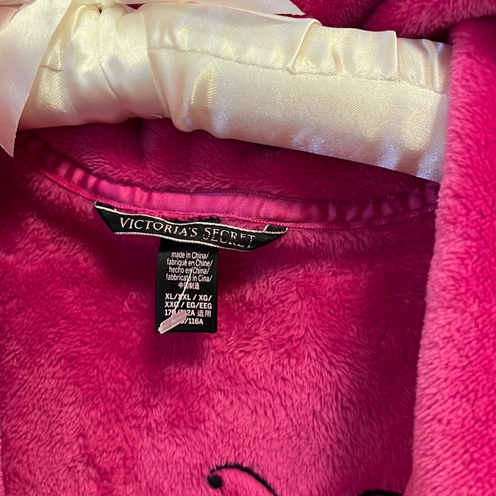 Victoria Secret Short Cozy Robe - Picture 2 of 8